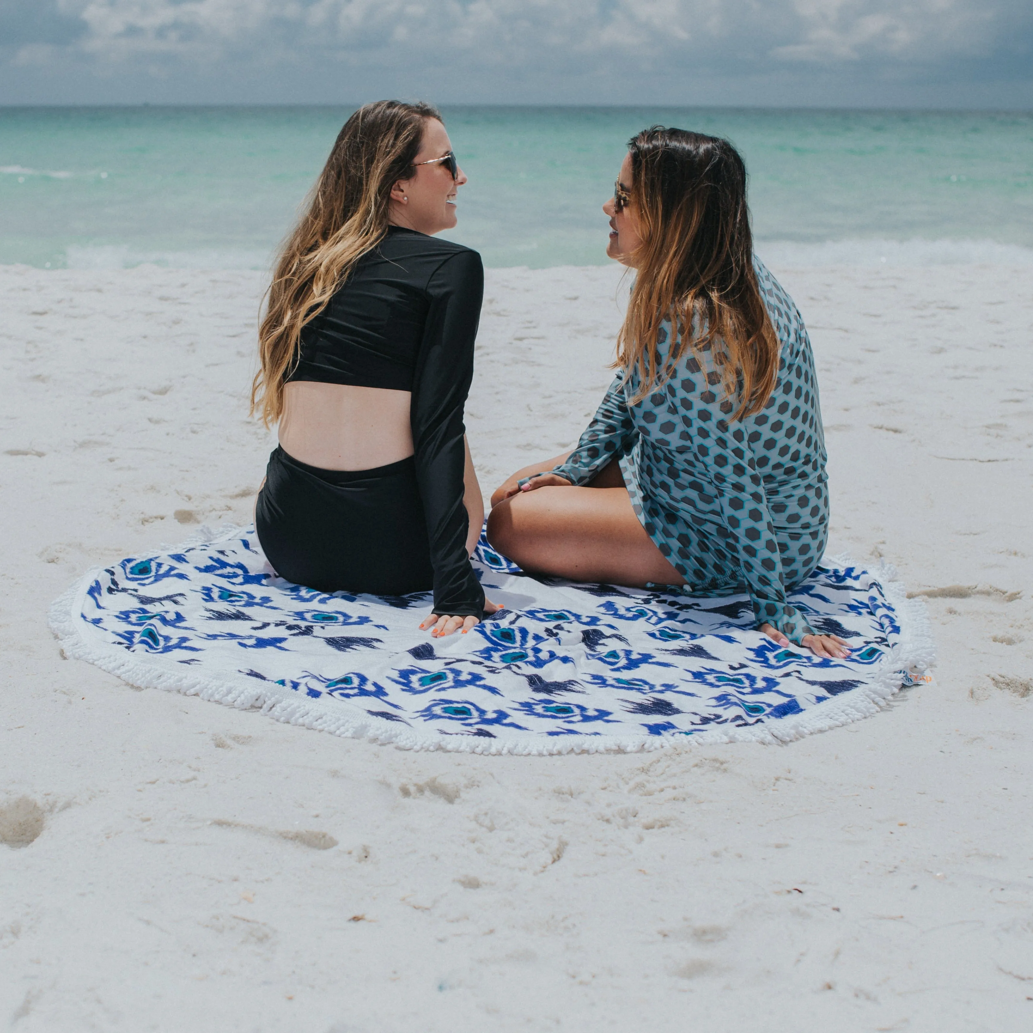 Round Beach Towel - "Globe Trotter"