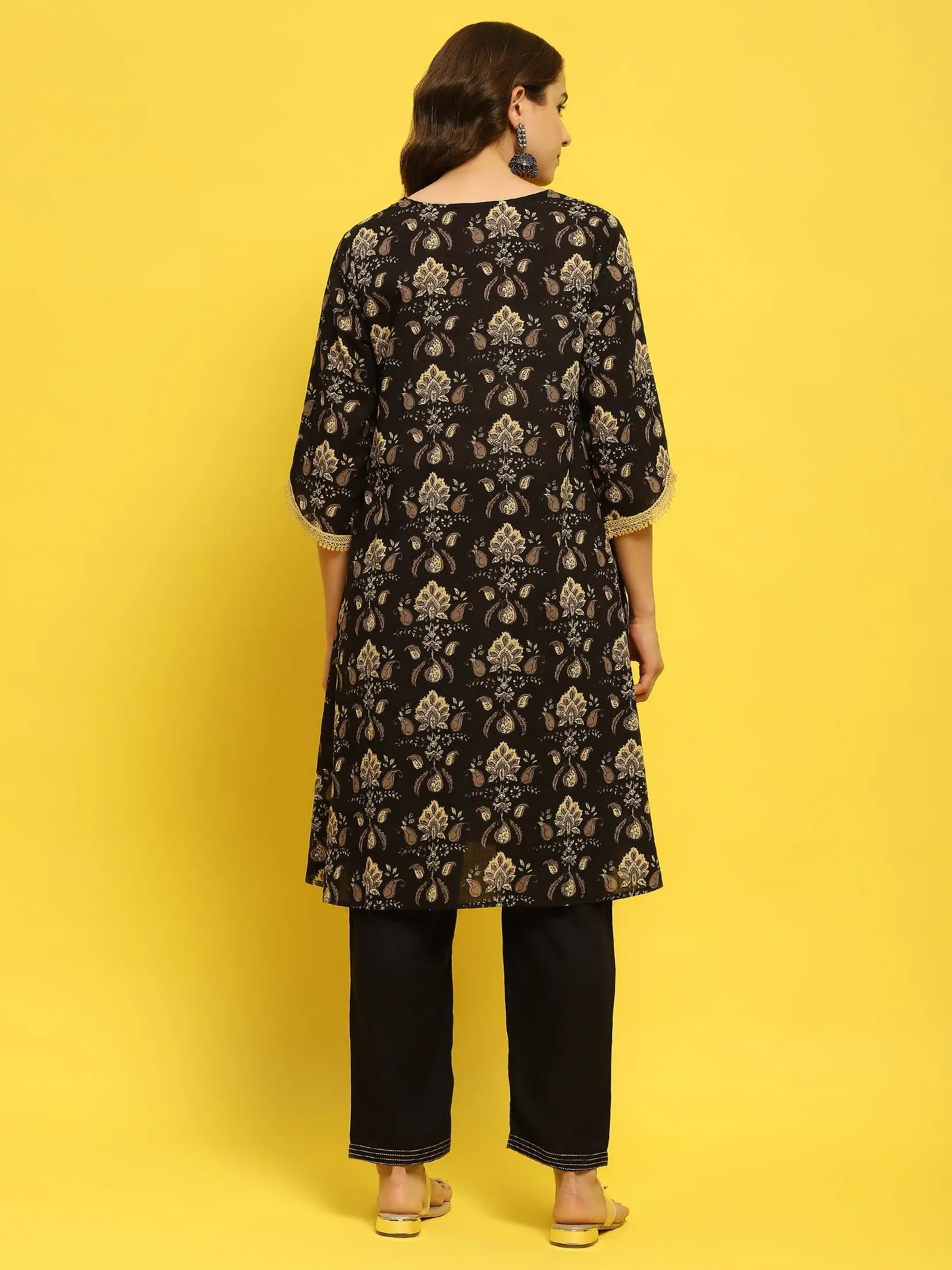 Women Cotton Black Floral Print Kurta With Trouser